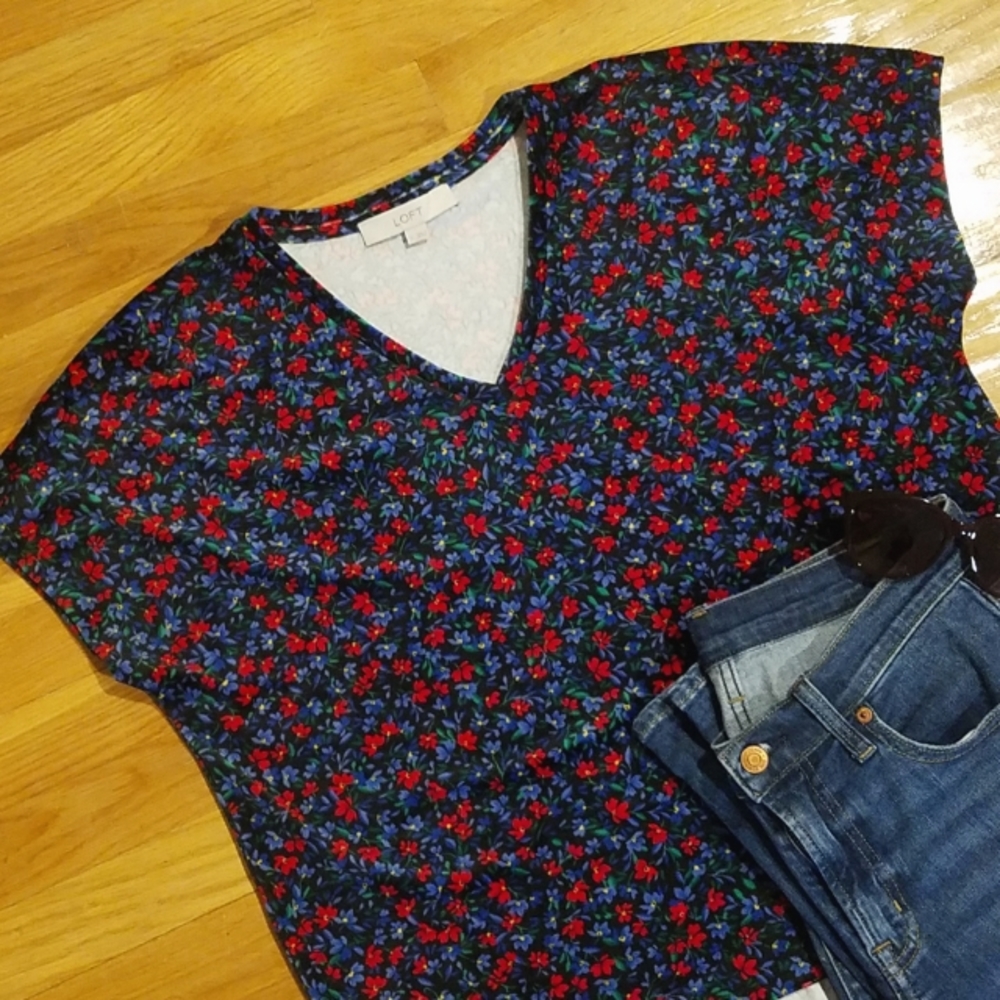 LOFT | NWOT Velvet Floral T-Shirt